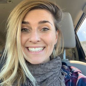 Meet your Posher, Kelli